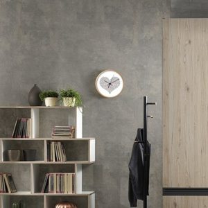 Horloge murale « Je t'aime ». cadre en bois. finition chêne. diamètre 31.5 cm. épaisseur 5 cm