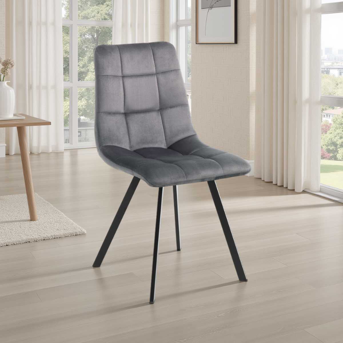 Chaise gris caramel en tissu effet velours gris et métal noir mat 44 x 56 x H. 87 cm