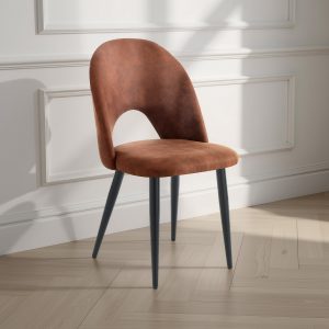 Fauteuil rembourré marron vieilli Nail. en similicuir marron vieilli et métal noir mat. 48 x 54 x 87 cm (hauteur)