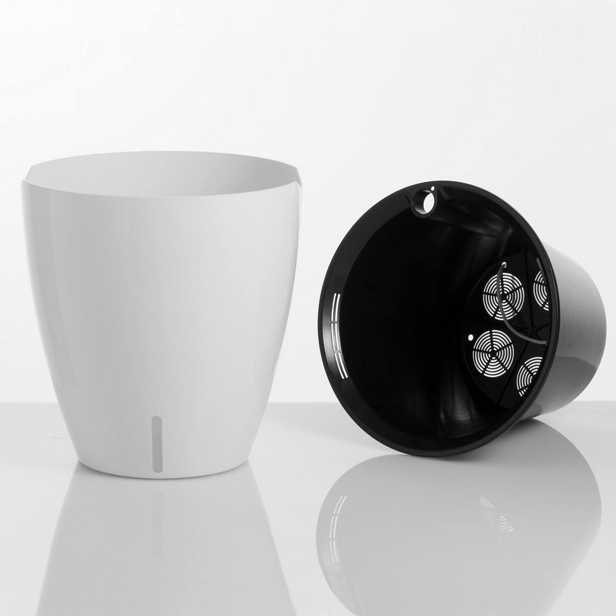 4167_3_Vaso_Autoinnaffiante_TULIP_per_Esterno_e_Interno_Viola_Round_Bianco_Lucido_d35xh36_cm.jpg
