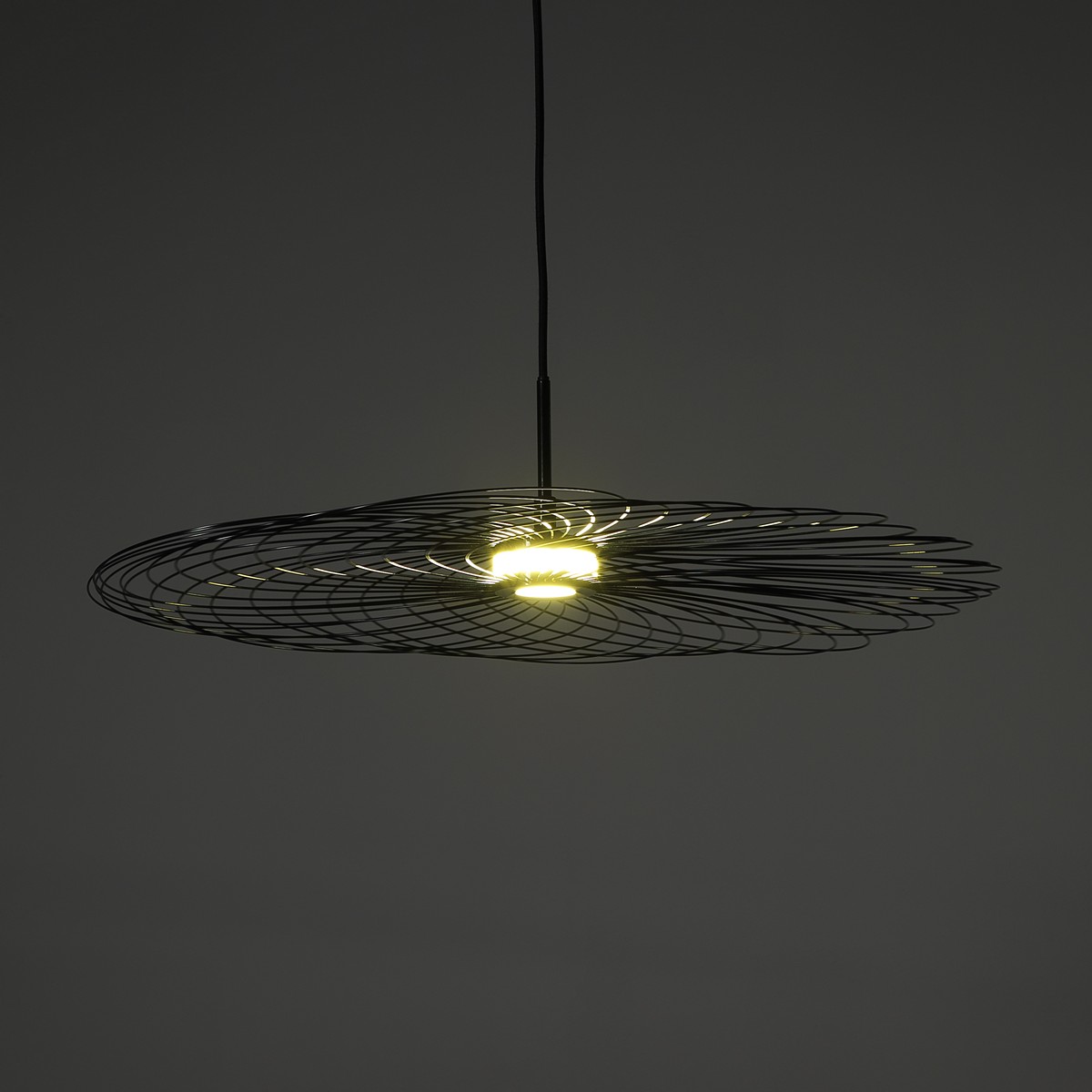 4455_10_Lampadario_LED_INFINITY_in_fili_di_metallo_verniciato_Nero_lucido_filo_regolabile_d70_h17_cm.jpg