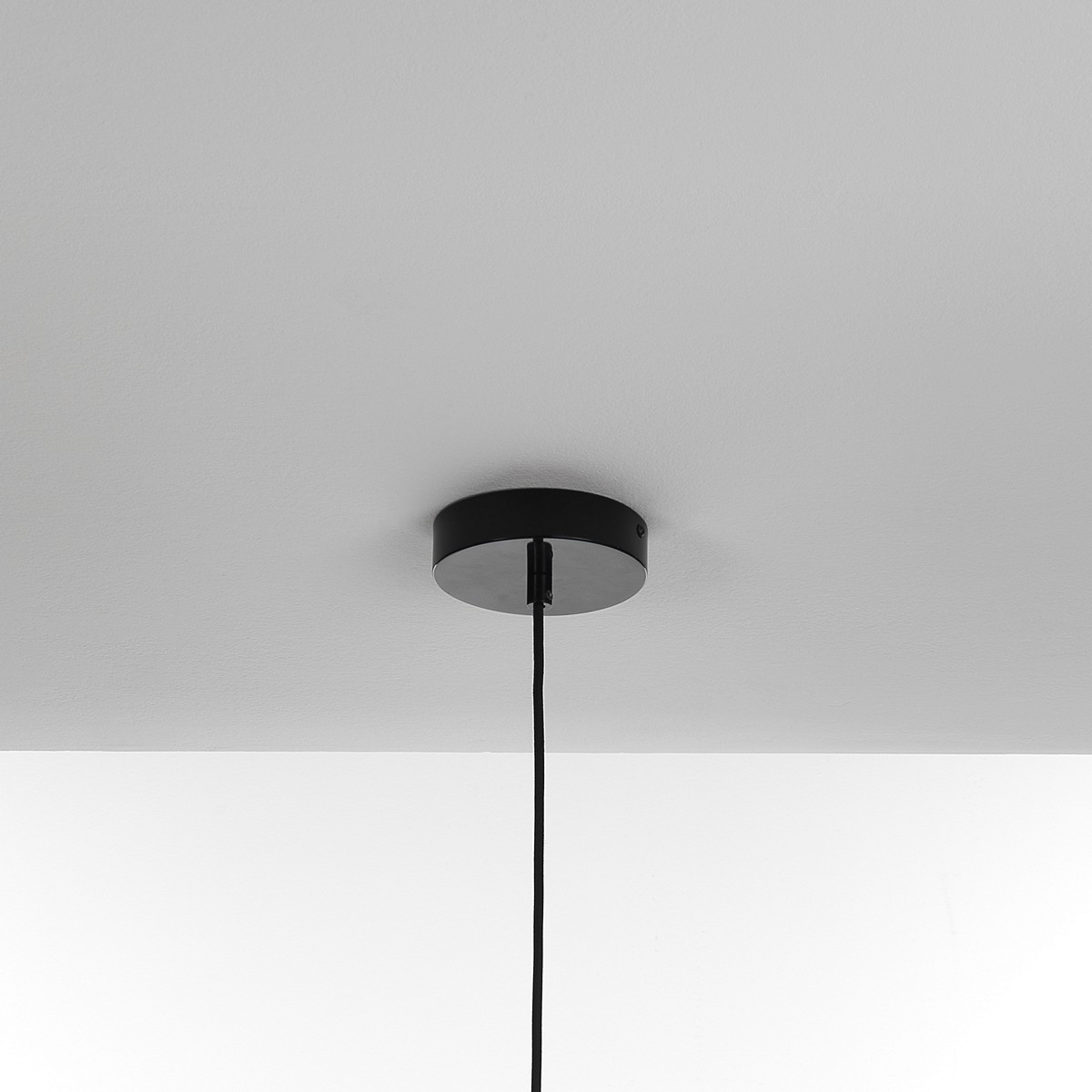4455_8_Lampadario_LED_INFINITY_in_fili_di_metallo_verniciato_Nero_lucido_filo_regolabile_d70_h17_cm.jpg
