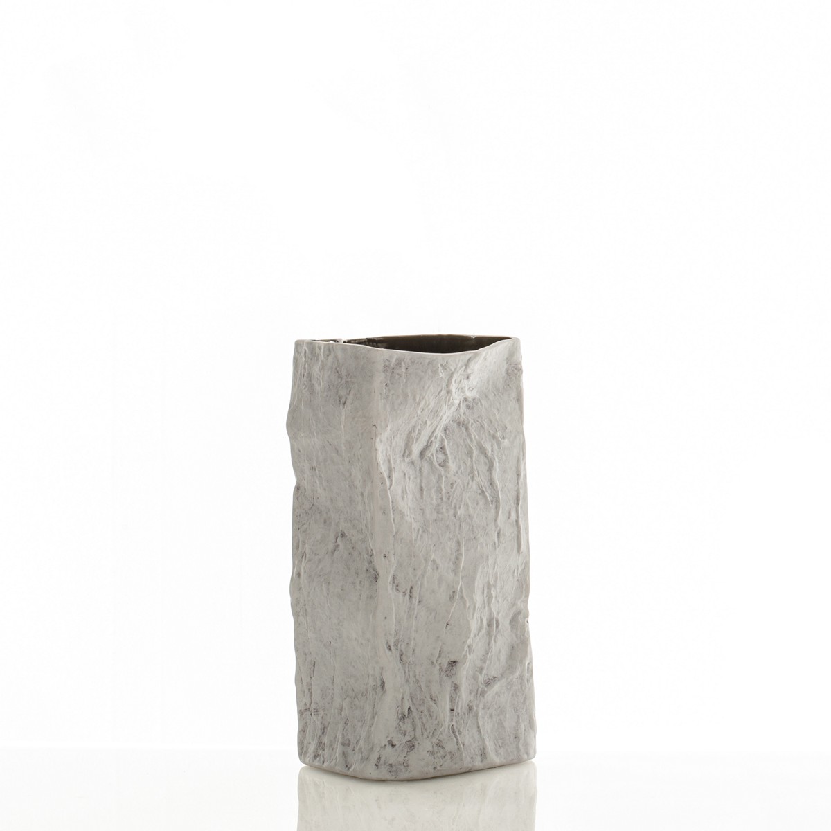 Vase en céramique effet pierre Erik-b. couleur gris clair. finition mate. 16 x 16 x 30 cm