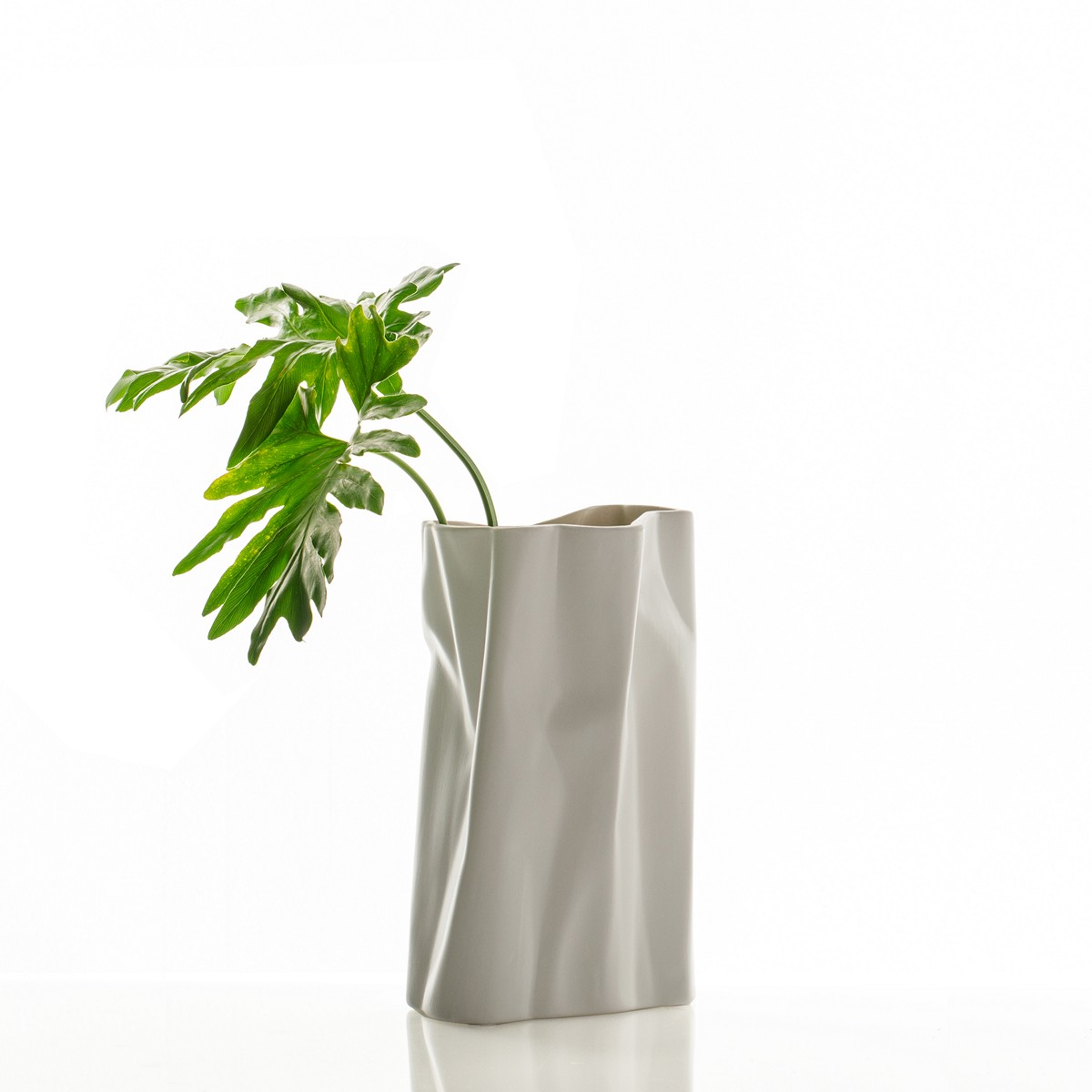5263_2_Vaso_LIGIO_WHITE_in_ceramica_colore_bianco_finitura_opaca_14x14x26_cm.jpg