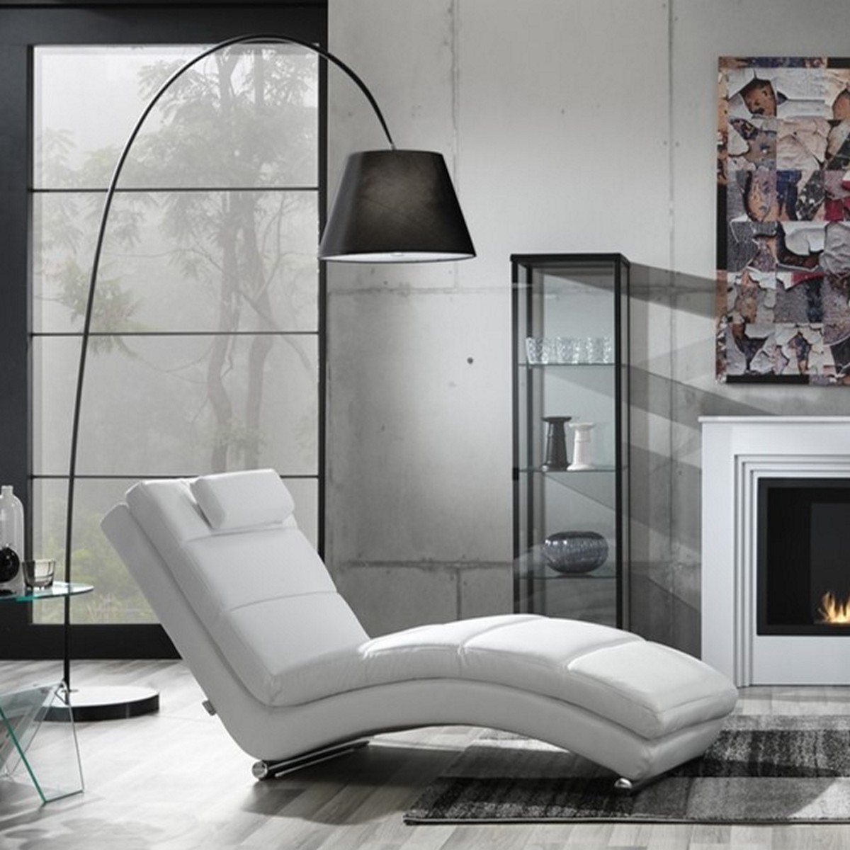 Chaise longue Sofia blanche en similicuir blanc. hauteur 85 cm. largeur 62 cm. profondeur 172 cm