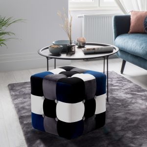 Pouf bleu Kaleidos en tissu patchwork 35x35xH.35 cm