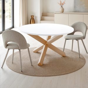 Nouvelle table ronde Frisia. plateau blanc semi-brillant et structure en chêne massif blanchi. diamètre 120 cm