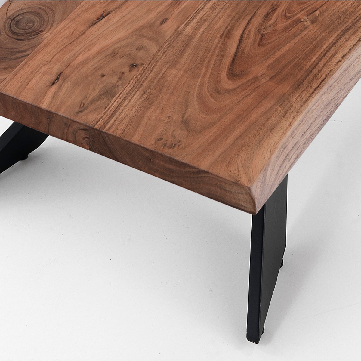 4361_6_Tavolo_ANUBI_in_legno_massello_di_Acacia_Eric_con_inserti_in_resina_traslucida_opaca_e_base_in_acciaio_Nero_opaco_195x100_cm.jpg