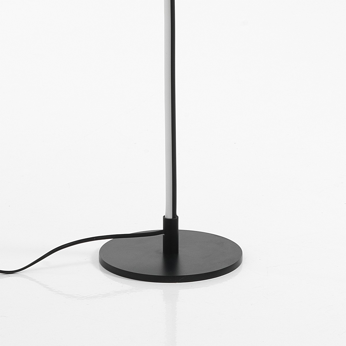 4410_4_Lampada_da_terra_LED_Slim_in_Alluminio_Nero_opaco_d20_h150_cm.jpg