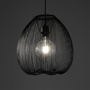 Lustre Arcon en métal noir mat avec fil d'acier et abat-jour en tissu noir. diamètre 35 cm. hauteur 36 cm