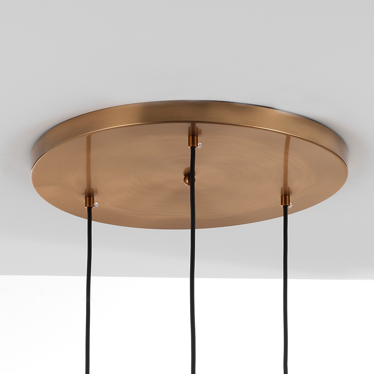 4937_8_Lampadario_CLOUD_in_Acciaio_Oro_opaco_e_3_paralumi_in_Vetro_Bianco_opaco_di_varie_dimensioni.jpg