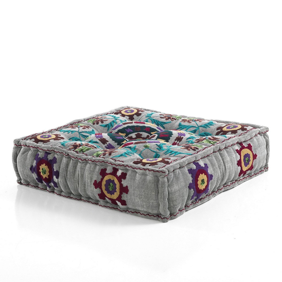 Pouf carré Yara gris clair en coton gris clair avec décorations artisanales 80x80x20 cm