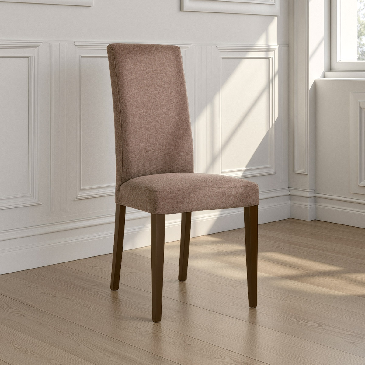 Chaise Lella. tissu et coloris Caffelatte. H. 100 cm. L. 46 cm. P. 45 cm. fabriquée en Italie