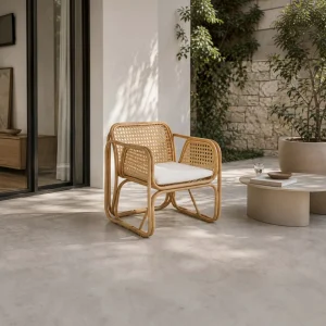 Fauteuil Kamala en rotin d'intérieur/extérieur avec accoudoirs. 65 x 68 x H. 76 cm